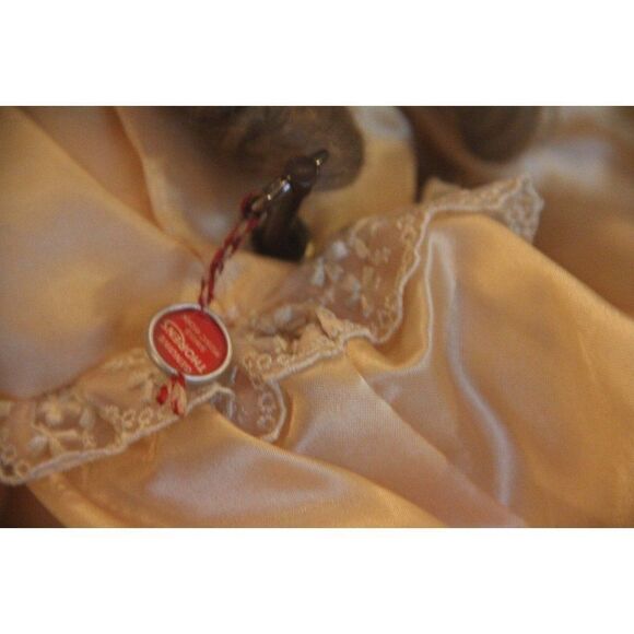 Thorens Mann musical doll Swiss music 17" - Picture 6 of 10